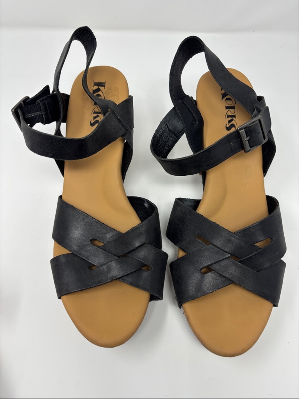 Korks | Black Leather Strappy Crossband Ankle Buckle Sandals 11M 11 M